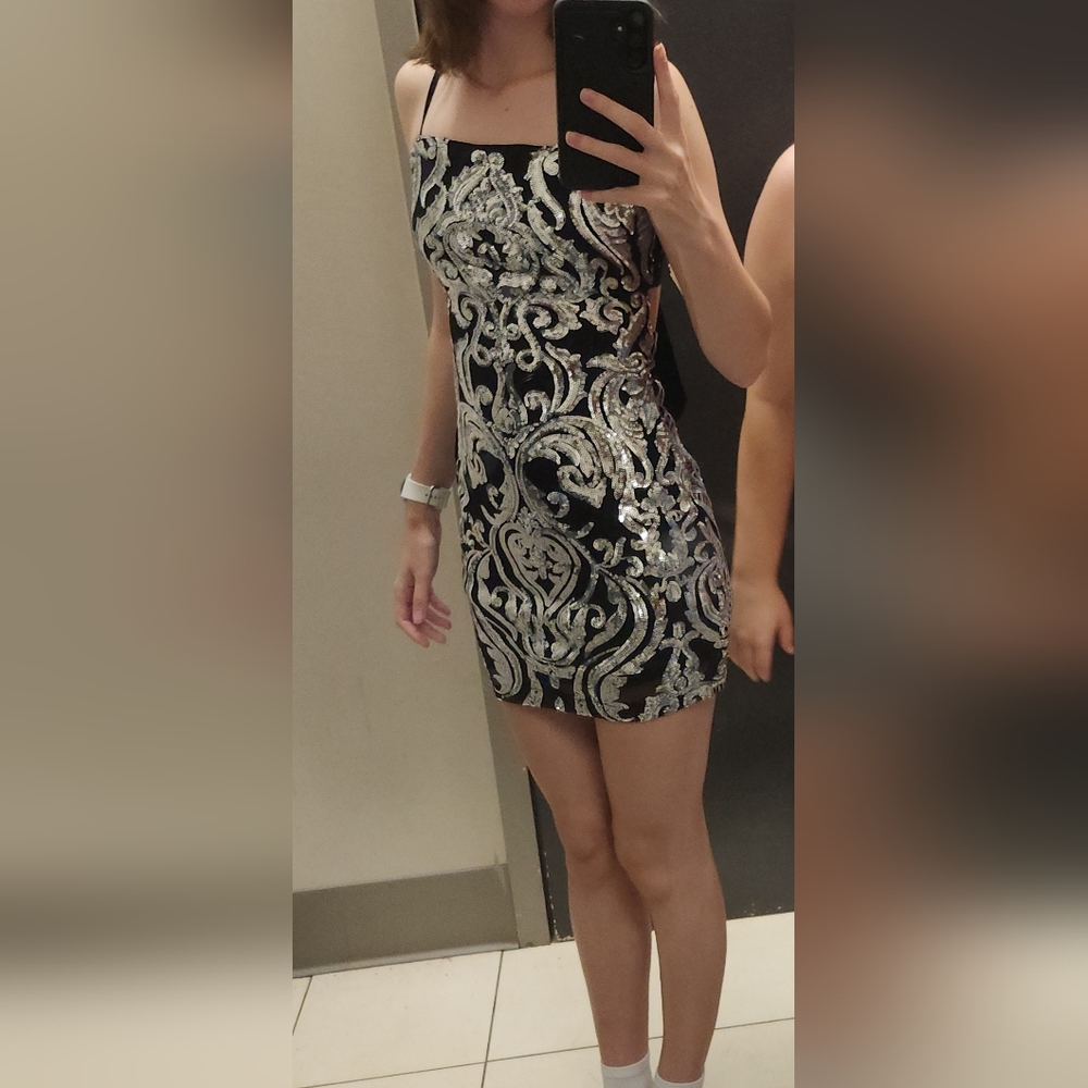 B. Smart Black and Silver Sequin Mini Homecoming Dress